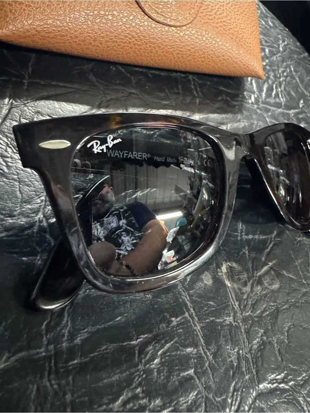 Ray-ban WAYFARER Black made in Italy with Case no scratches